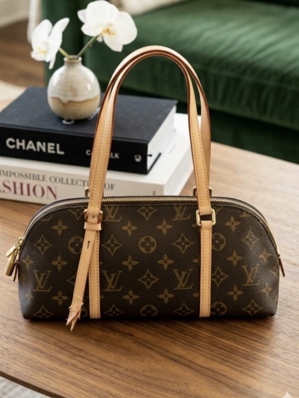 Super Cute Shoulder Bag!! Classic Monogram Comes With Dust Bag